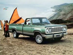 Dodge D100 Conventional Cab Sweptline Adventurer Pkg 1977 года